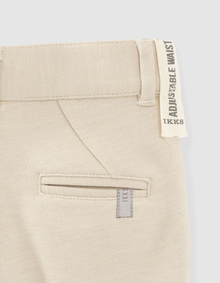 Hellbeige Chinohose mit Hosenträgern für Babyjungen  - IKKS