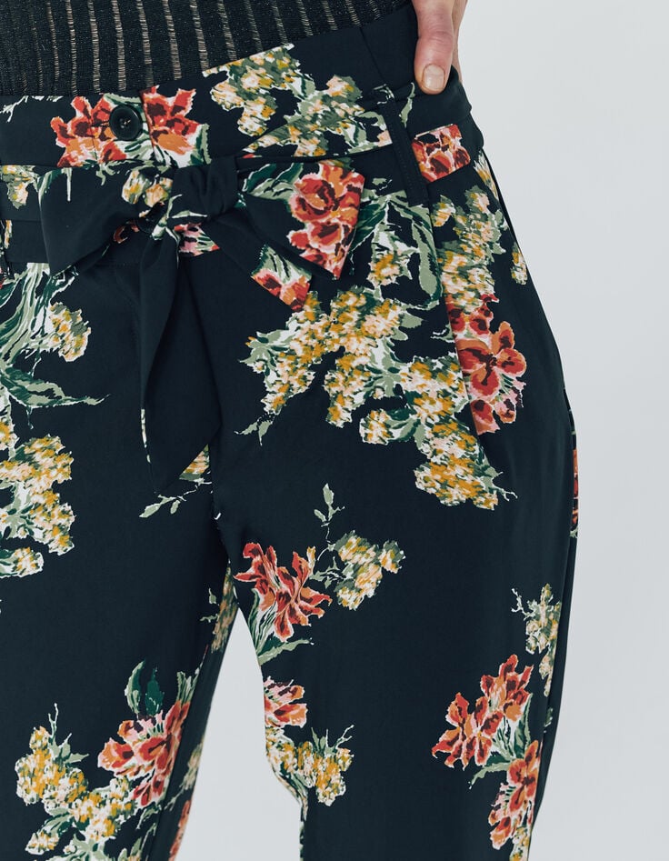 Women&rsquo;s black flower bouquet print twill trousers-5