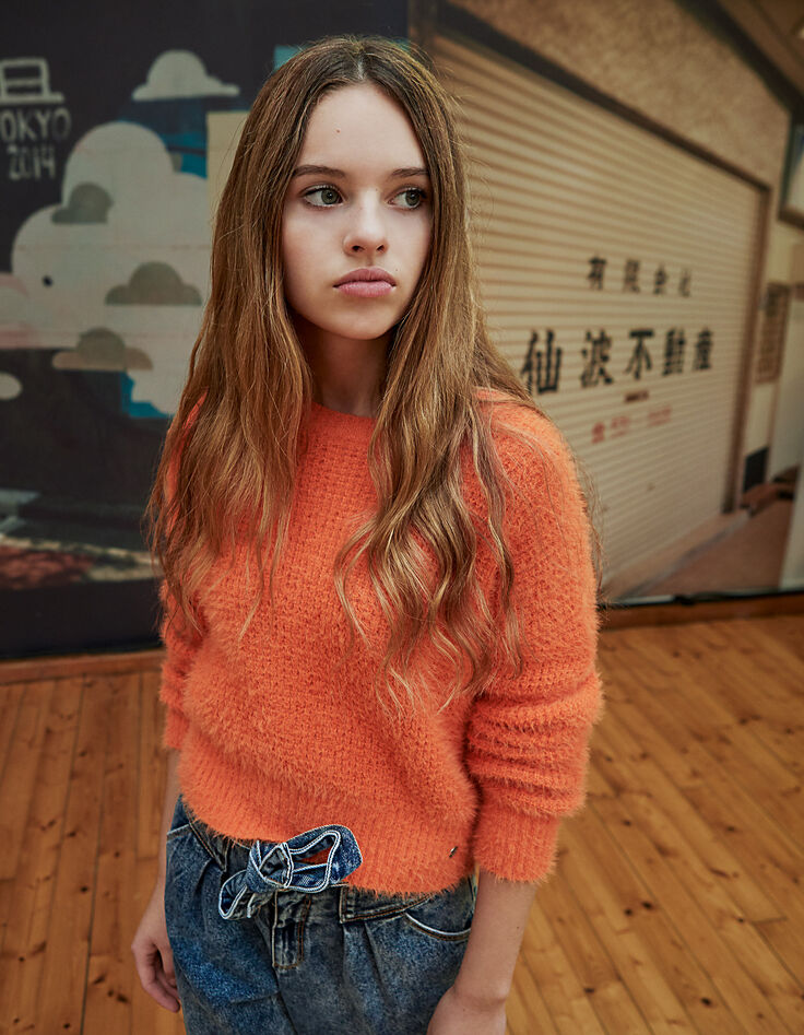 Pull orange en tricot duveteux fille-1