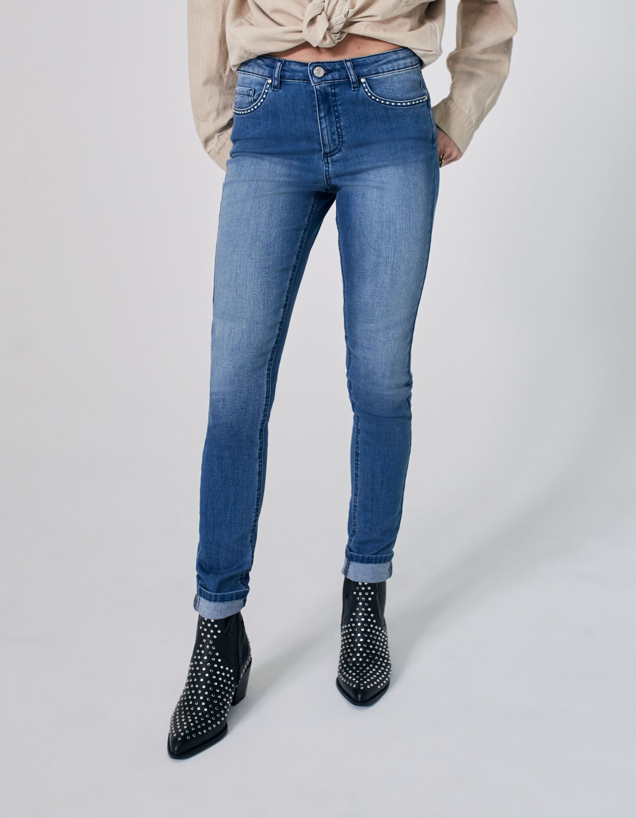 Vaqueros sculpt new arrivals