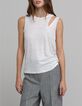 Weiße asymmetrische T-Shirt aus schillerndem Leinenstrick-1