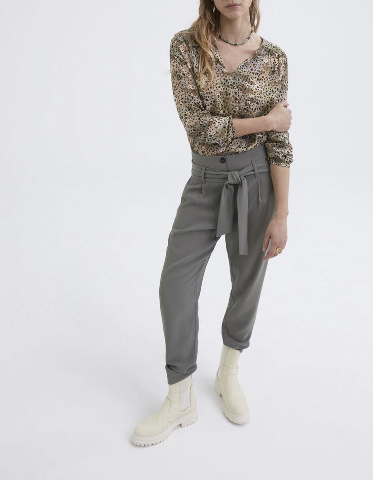 Mandelgrüne Damenbluse mit Animalprint-6