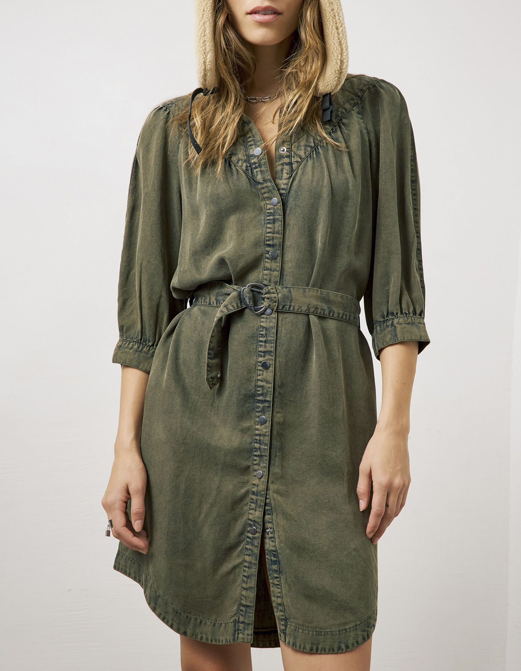 Robe chemise en tencel kaki matelassage col femme