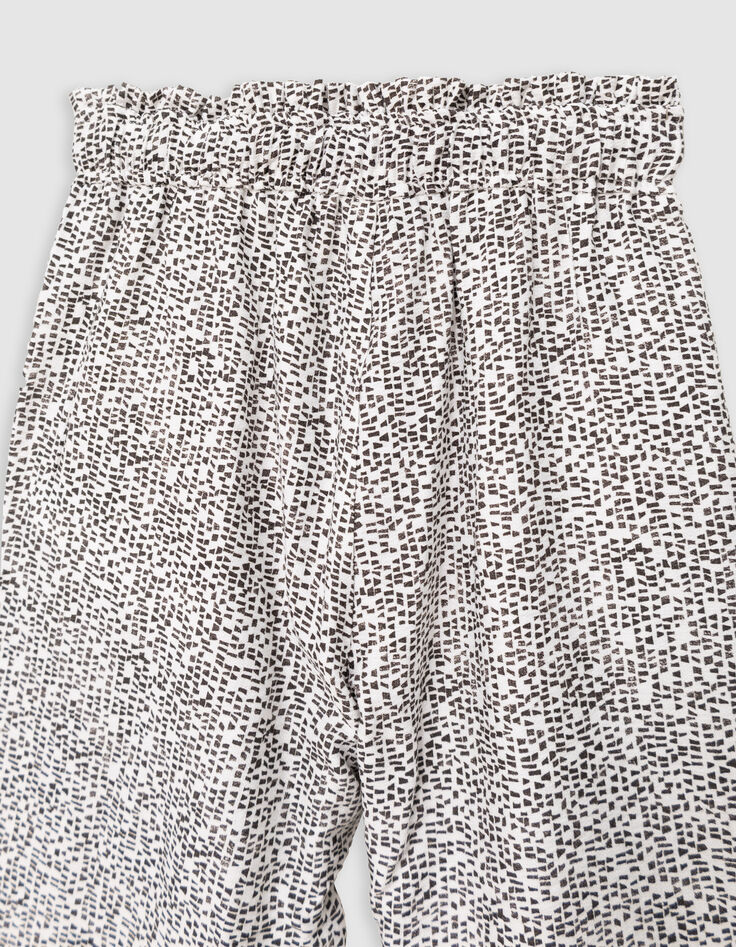 Pantalón blanco diseño gráfico niña-6
