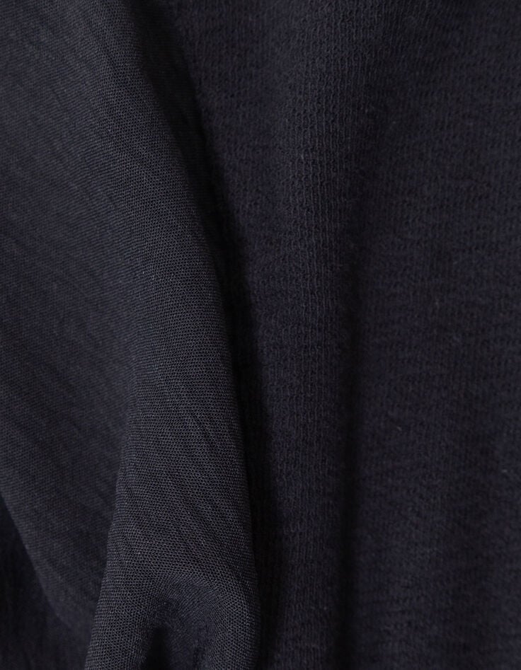 Camiseta manga larga negra mensaje rosas niña-6