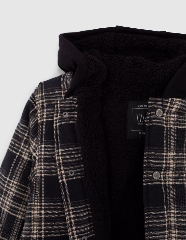 Schwarze Jungenjacke mit Karos und Sherpafleecefutter-2