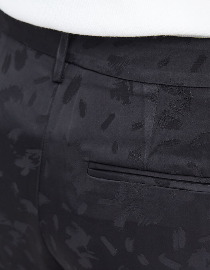 Pantal&oacute;n ancho en jacquard negro con estampado art&iacute;stico-4
