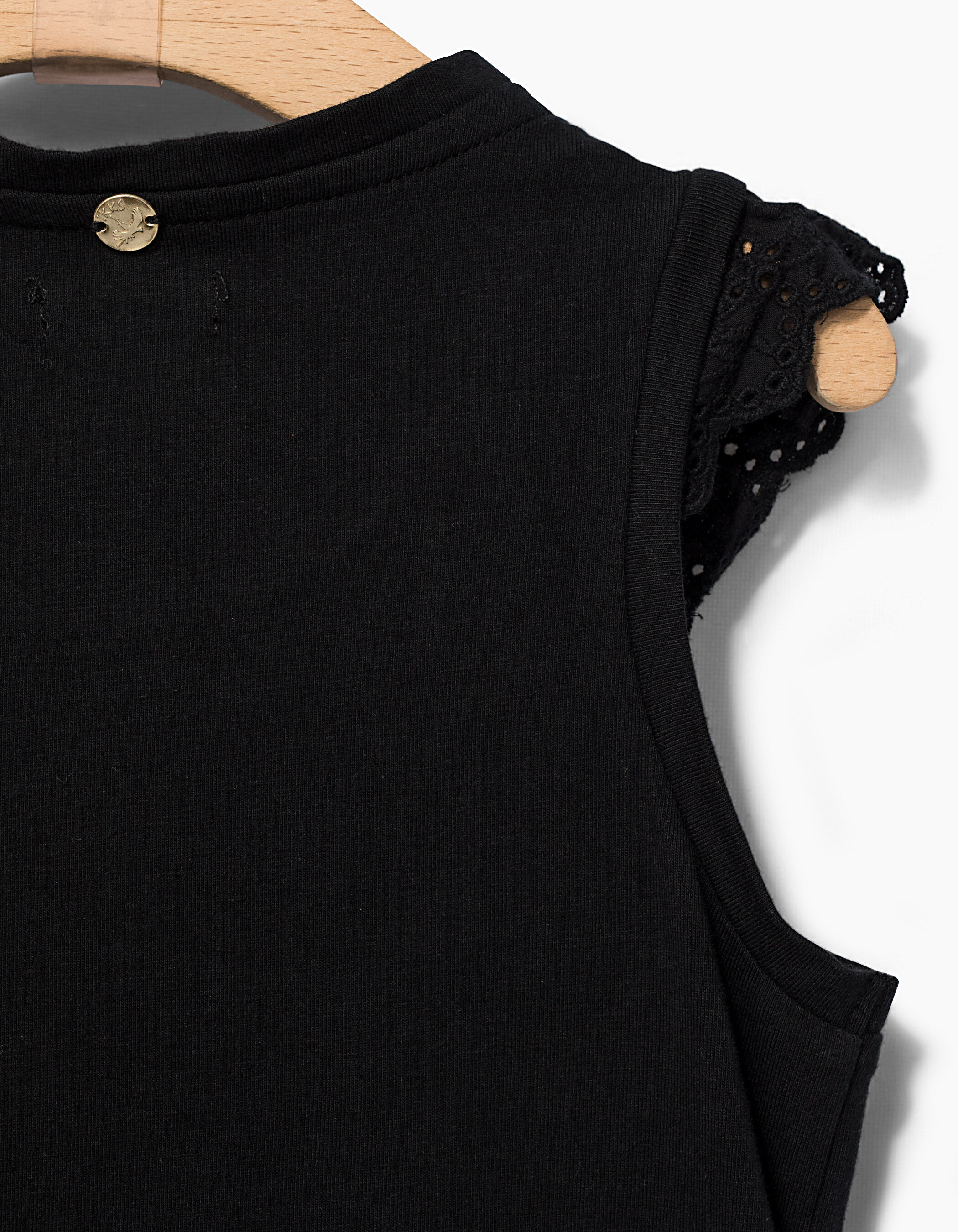 Black vest top top girls