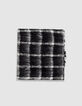 Echarpe noire moelleuse motif carreaux Femme-4 Echarpe noire moelleuse motif carreaux Femme-4