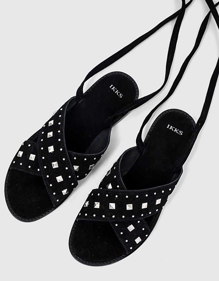 Sandales plates à lacet en cuir noir détails clous femme-1