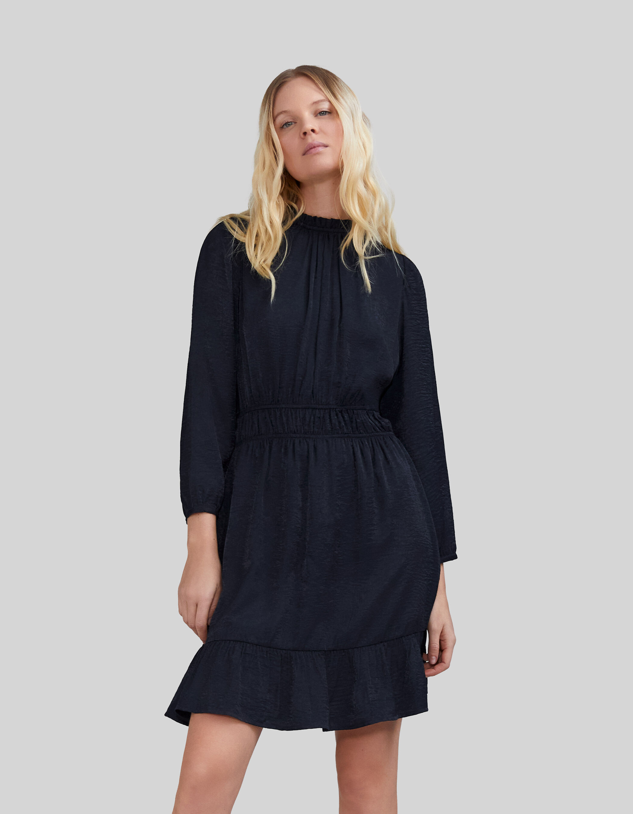 Straight knit dress with ruff collar sale