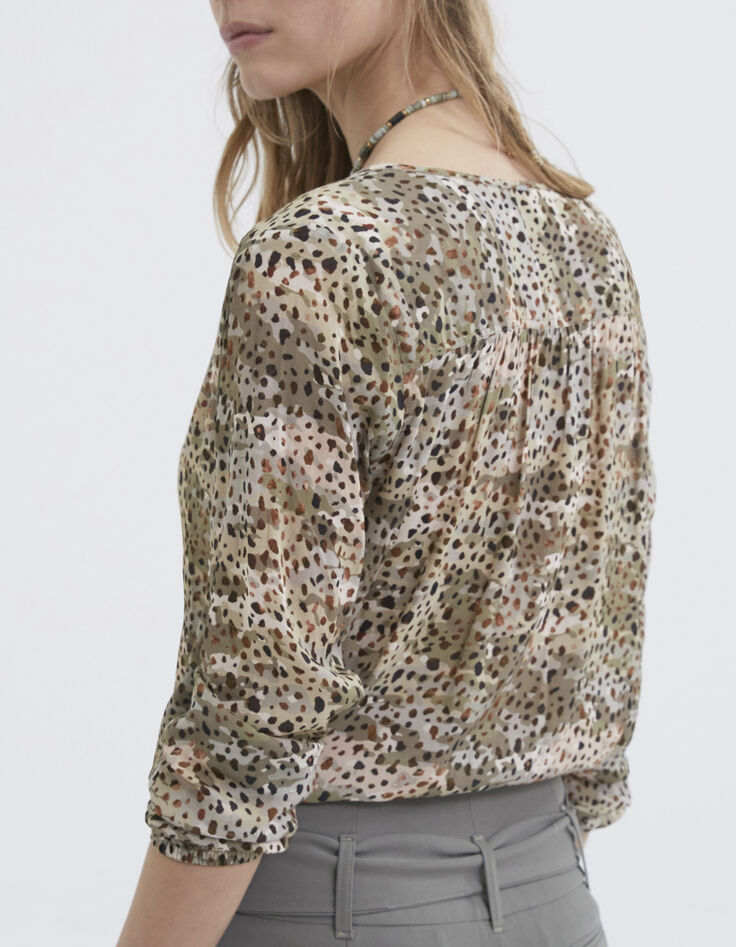 Mandelgrüne Damenbluse mit Animalprint-3