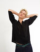 Top noir à encolure V en broderie anglaise I.Code-5