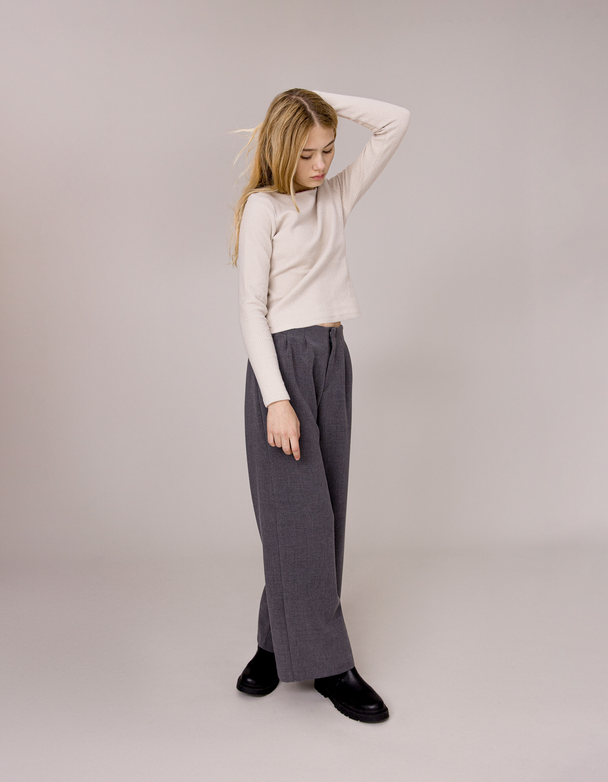Pantalon gris niña 2025
