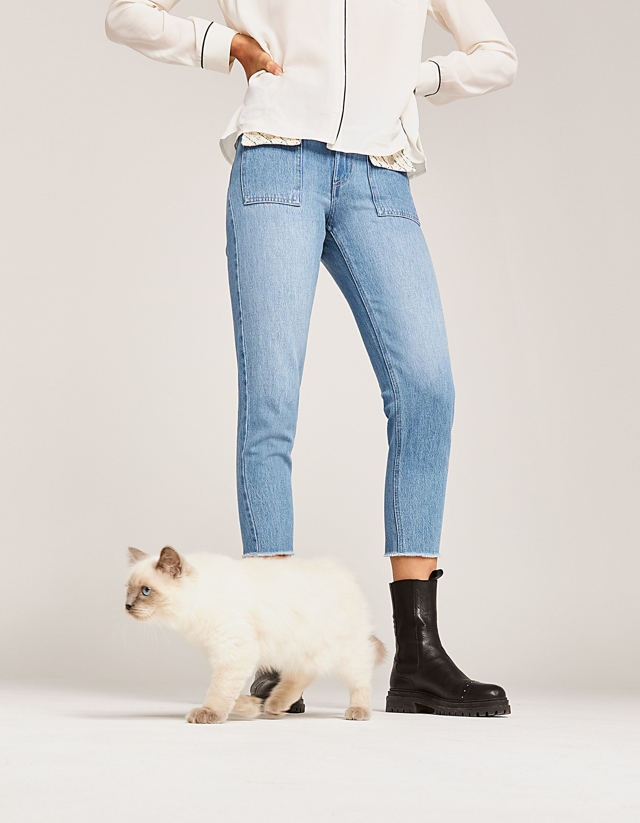 Jean taille haute sales coupe droite femme