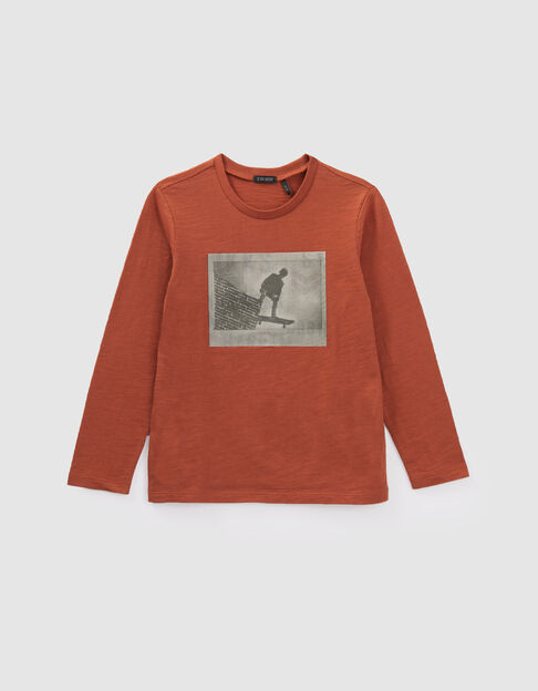 Rotes Jungenshirt mit Motivlinse mit gummiertem Skater
