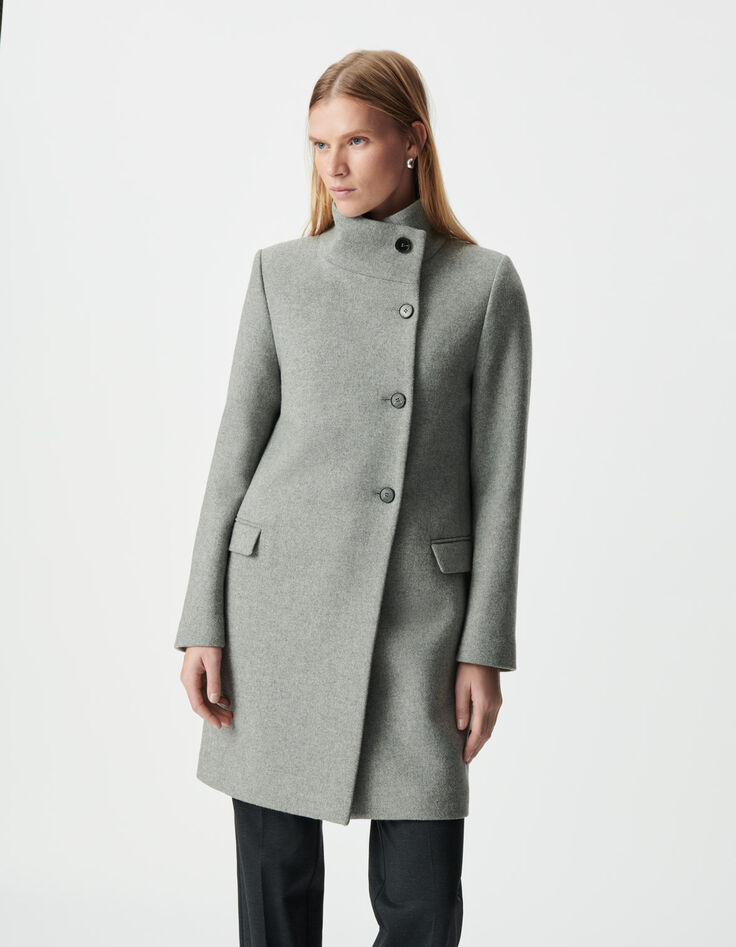 Abrigo gris botonadura asim&eacute;trica mujer-4