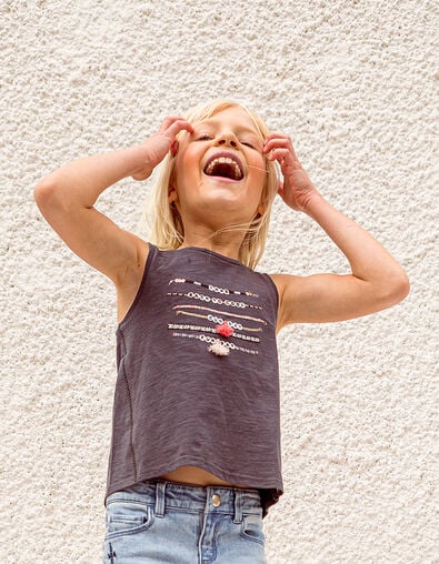 Camiseta de tirantes gris oscuro pulseras bordadas niña - IKKS