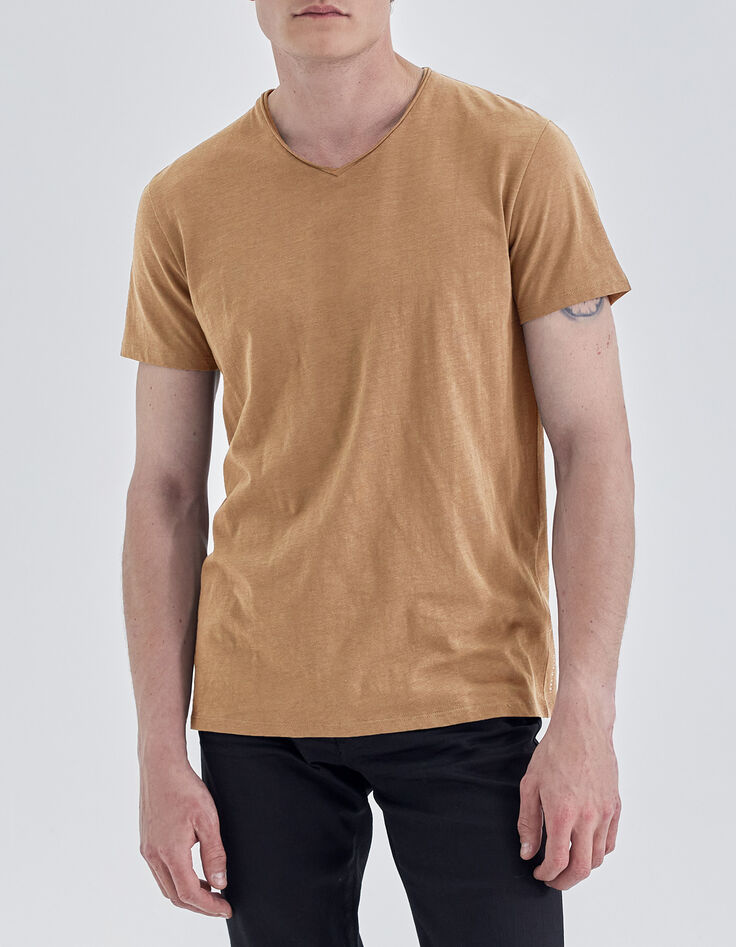 Men&rsquo;s cappuccino Essential V-neck t-shirt-1