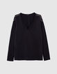 Tee-shirt noir manches longues badge bijoux épaules femme-1
