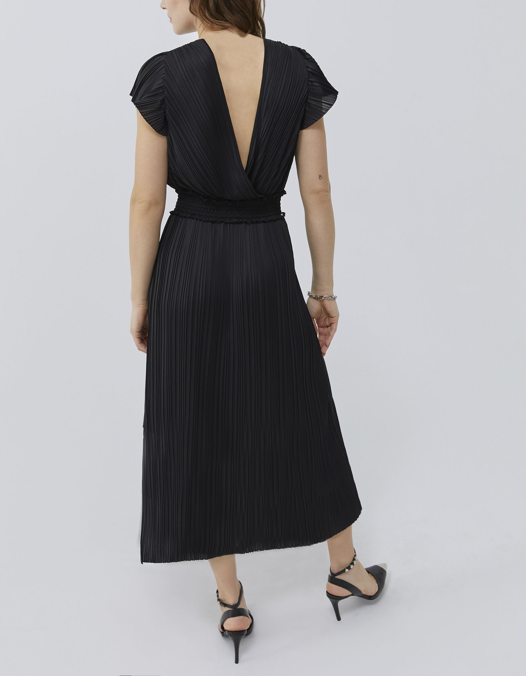 Robe longue noire pliss e recycl e Femme