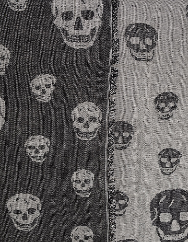 Pañuelo jacquard calavera bordes flecos mujer-3 Pañuelo jacquard calavera bordes flecos mujer-3