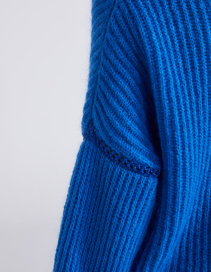 Pull col V en laine mousseuse coloris bleu femme-4