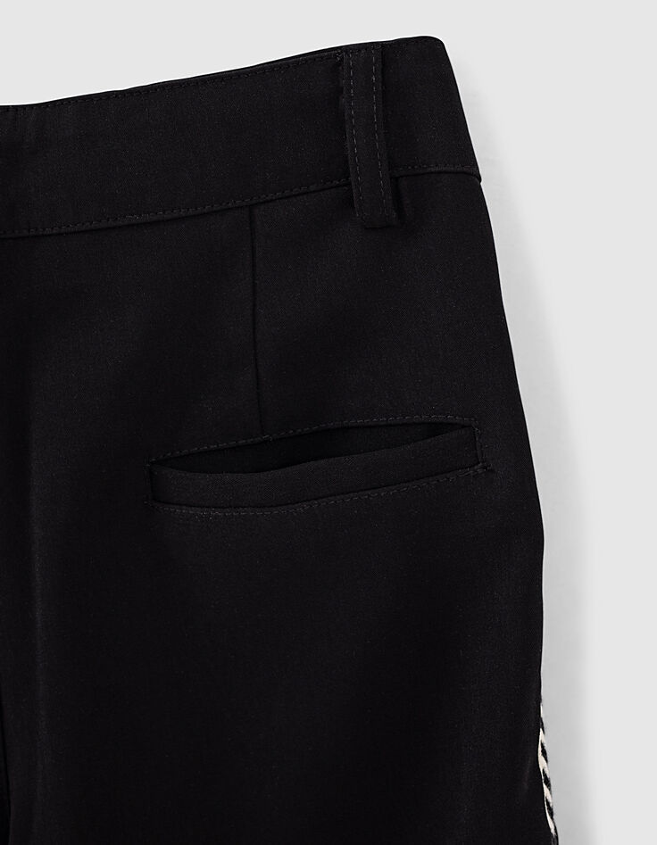 Pantalón negro con cordón lateral bordado niña-6