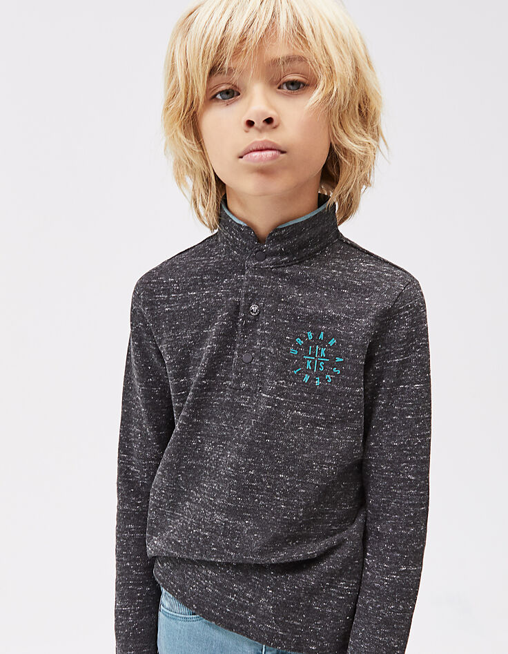 Antracietgrijze polo met print op borst en rug jongens -1