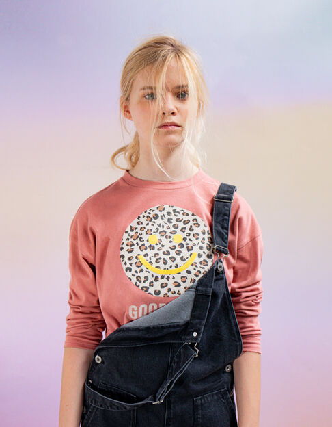 Girls’ terracotta T-shirt with smile on leopard background