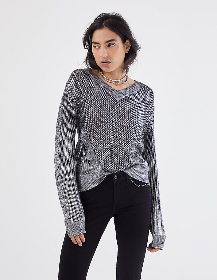 Damenstrickpullover mit Zopfmuster und V-Ausschnitt-2