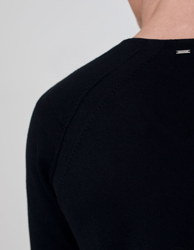 Men&rsquo;s black knit V-neck sweater-6