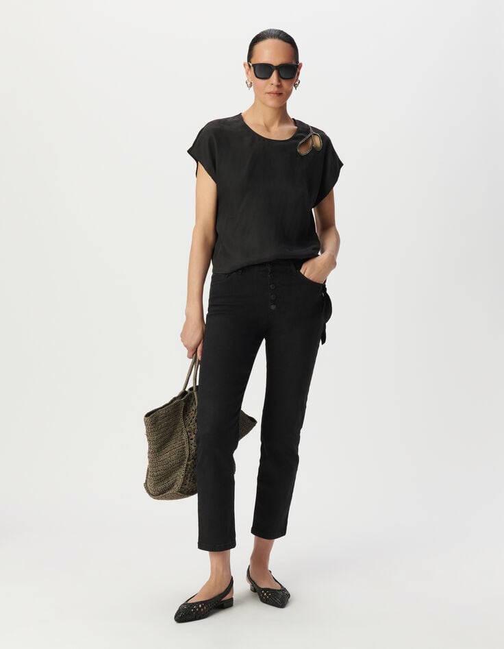 Top noir découpe brodée à nouer côté Femme-1 Top noir découpe brodée à nouer côté Femme-1