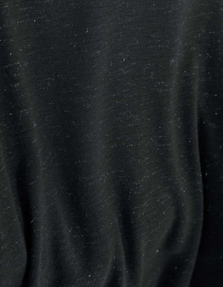 Camiseta de mujer de viscosa negra con cuello en V y pedrería-6