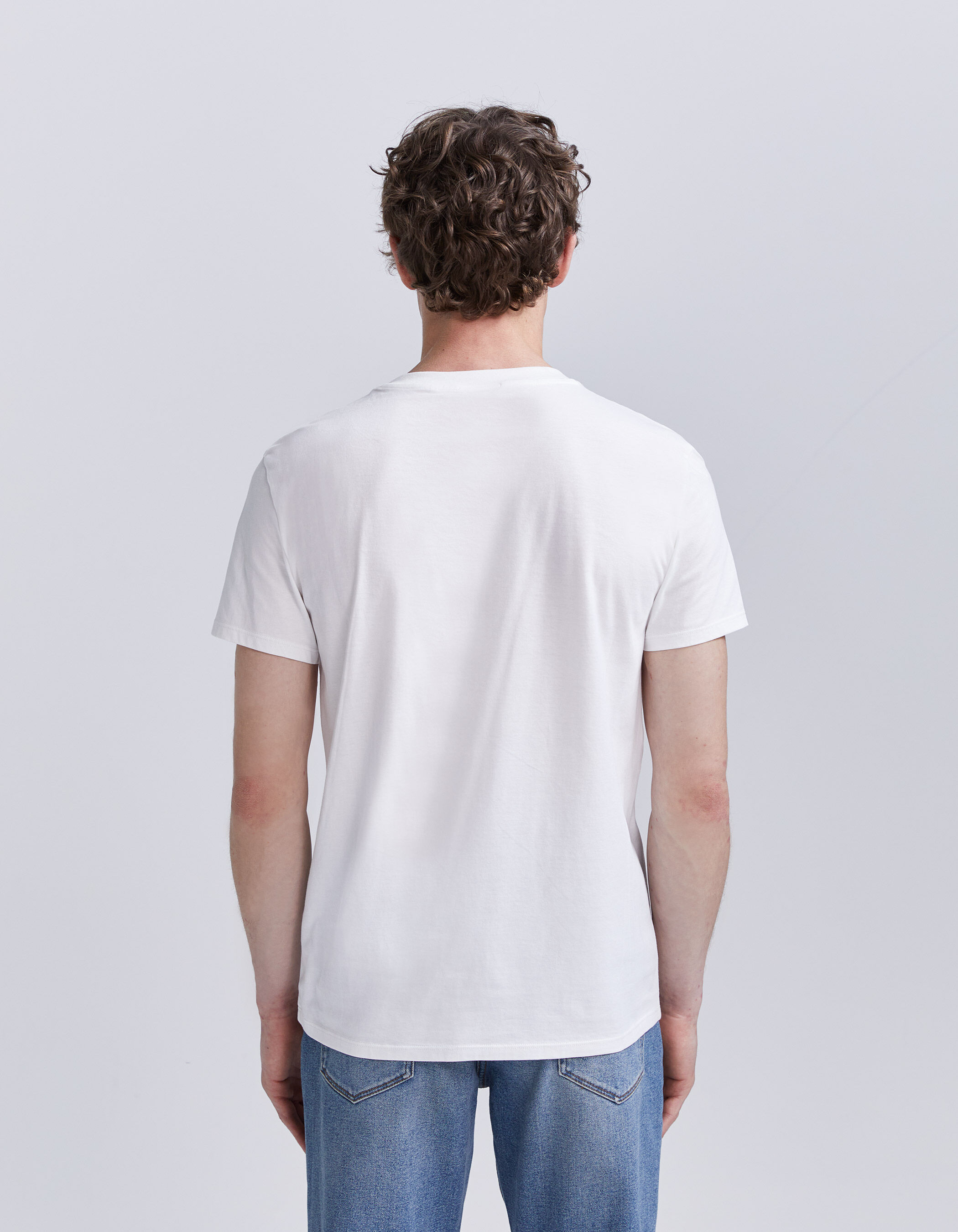 Plain white t shirt on sale gang