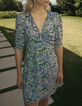 Lila Damenkleid, Drapé-Effekt, Maxi-Blumenprint-3