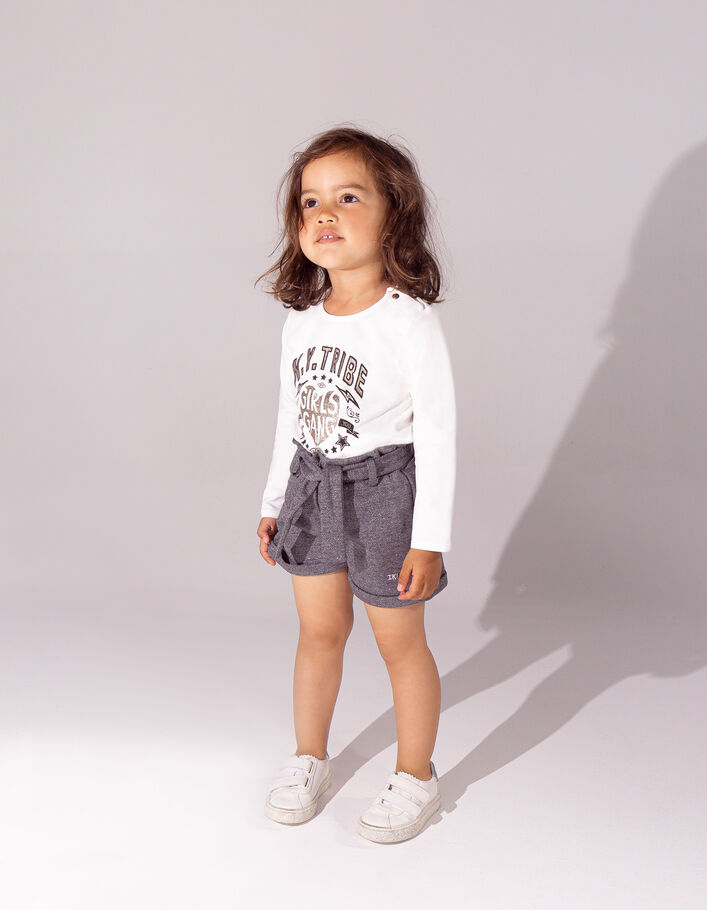 Baby girls’ ecru T-shirt and grey shorts outfit-2