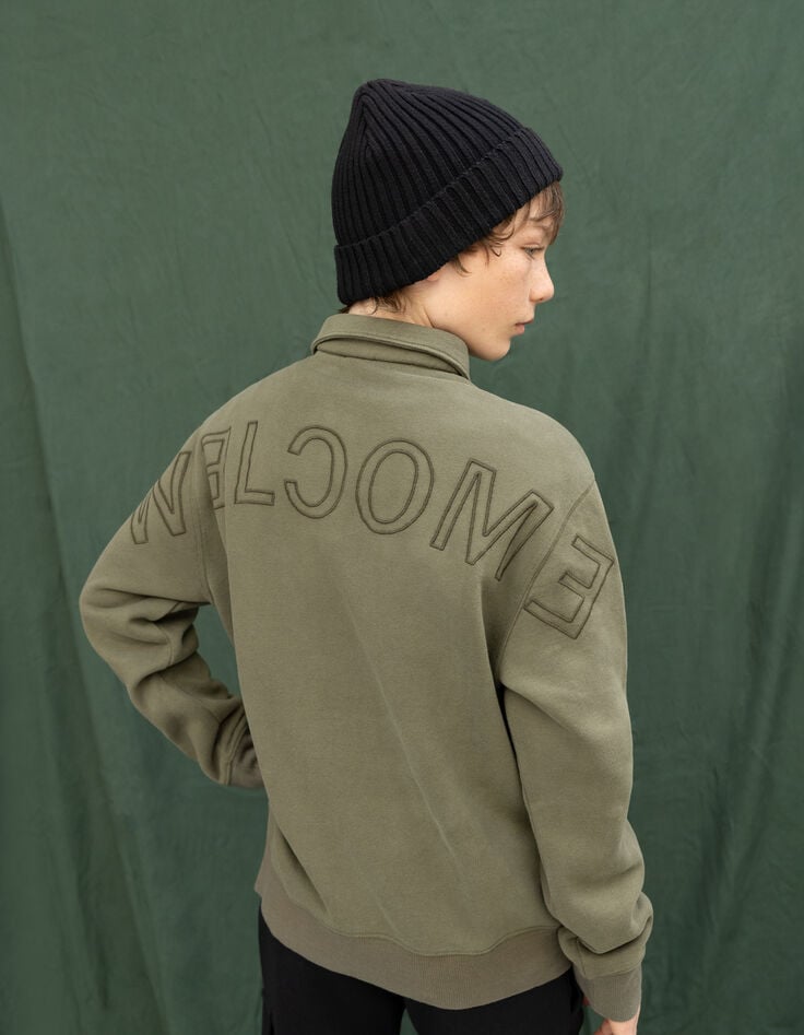 Sudadera caqui maxi mensaje bordado espalda niño-7