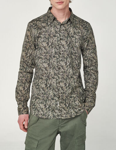 Men’s khaki camouflage print SLIM shirt - IKKS
