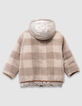 Plumas reversible dorado y sherpa cuadros niña-5