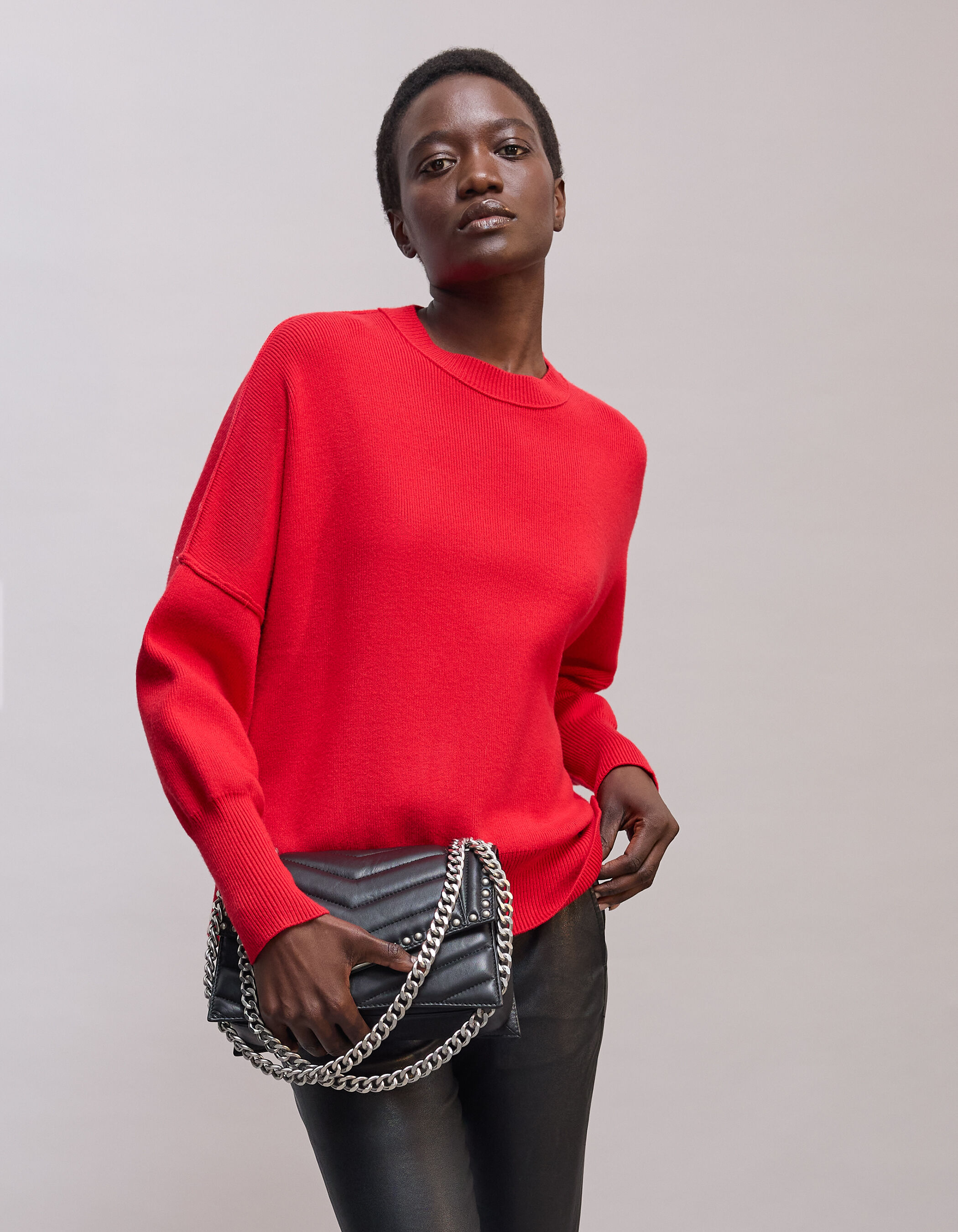 Jersey de mujer con costura inversa en color bermellon IKKS