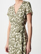 Wikkeljurk in kaki met plantenprint voor dames in de zomer-5