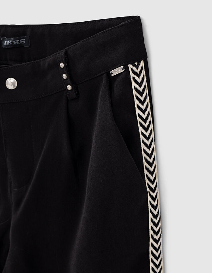 Pantalón negro con cordón lateral bordado niña-5
