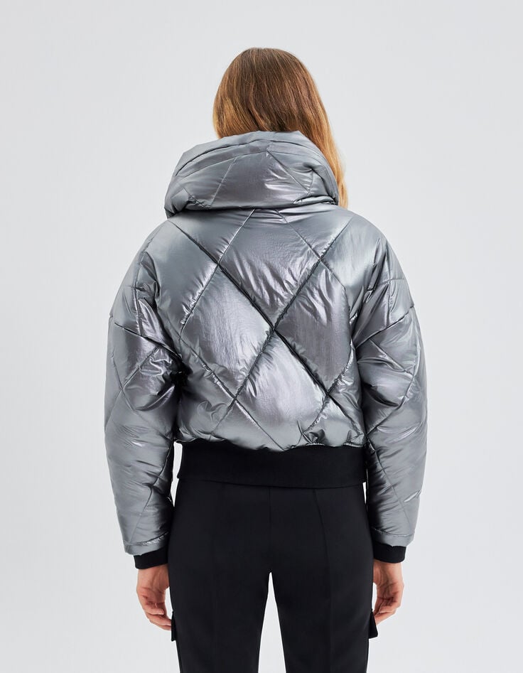 Kurze, schwarze Damensteppjacke mit verdeckter Kapuze-3