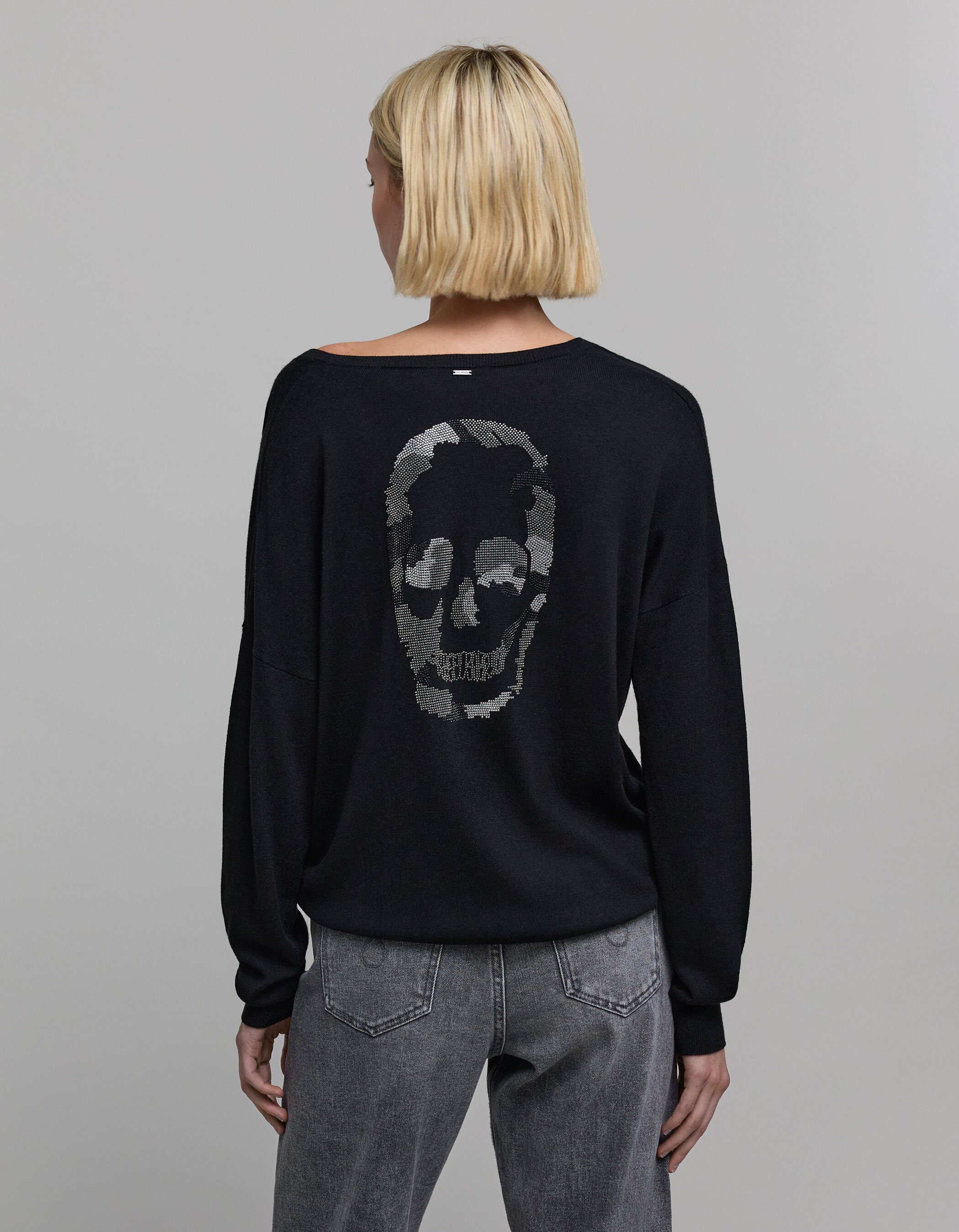 Woman s black skull and crossbones sweater IKKS