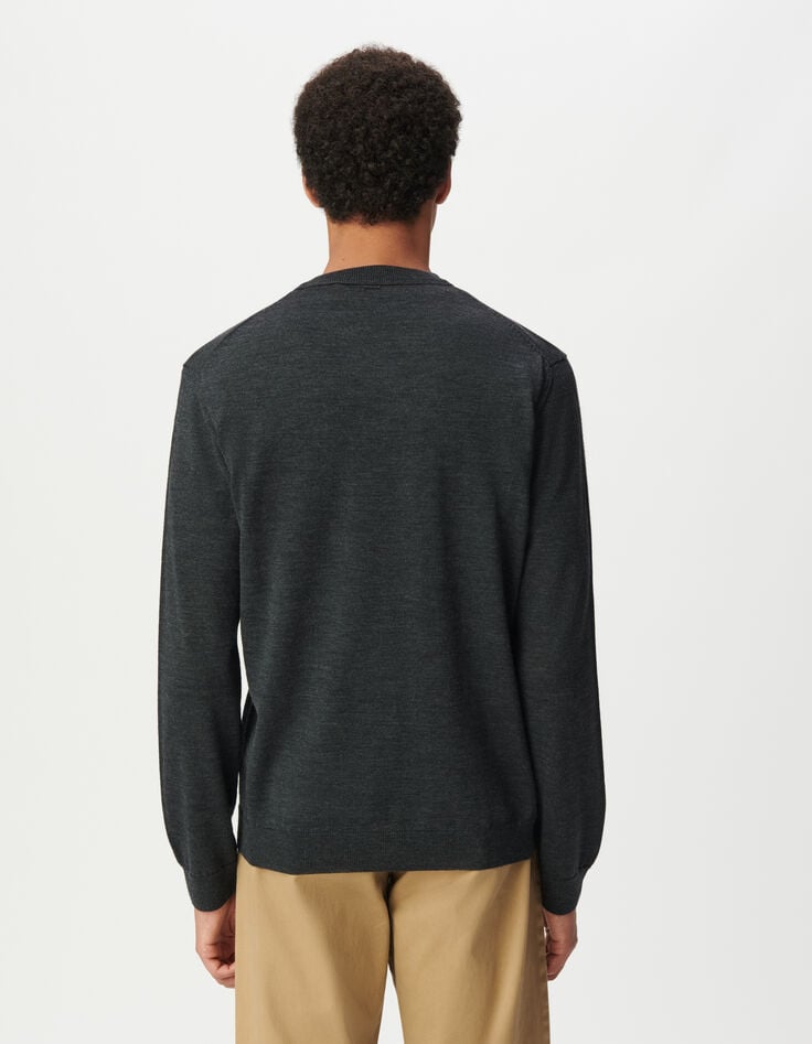 Men’s grey fine-knit wool V-neck sweater-3 Men’s grey fine-knit wool V-neck sweater-3