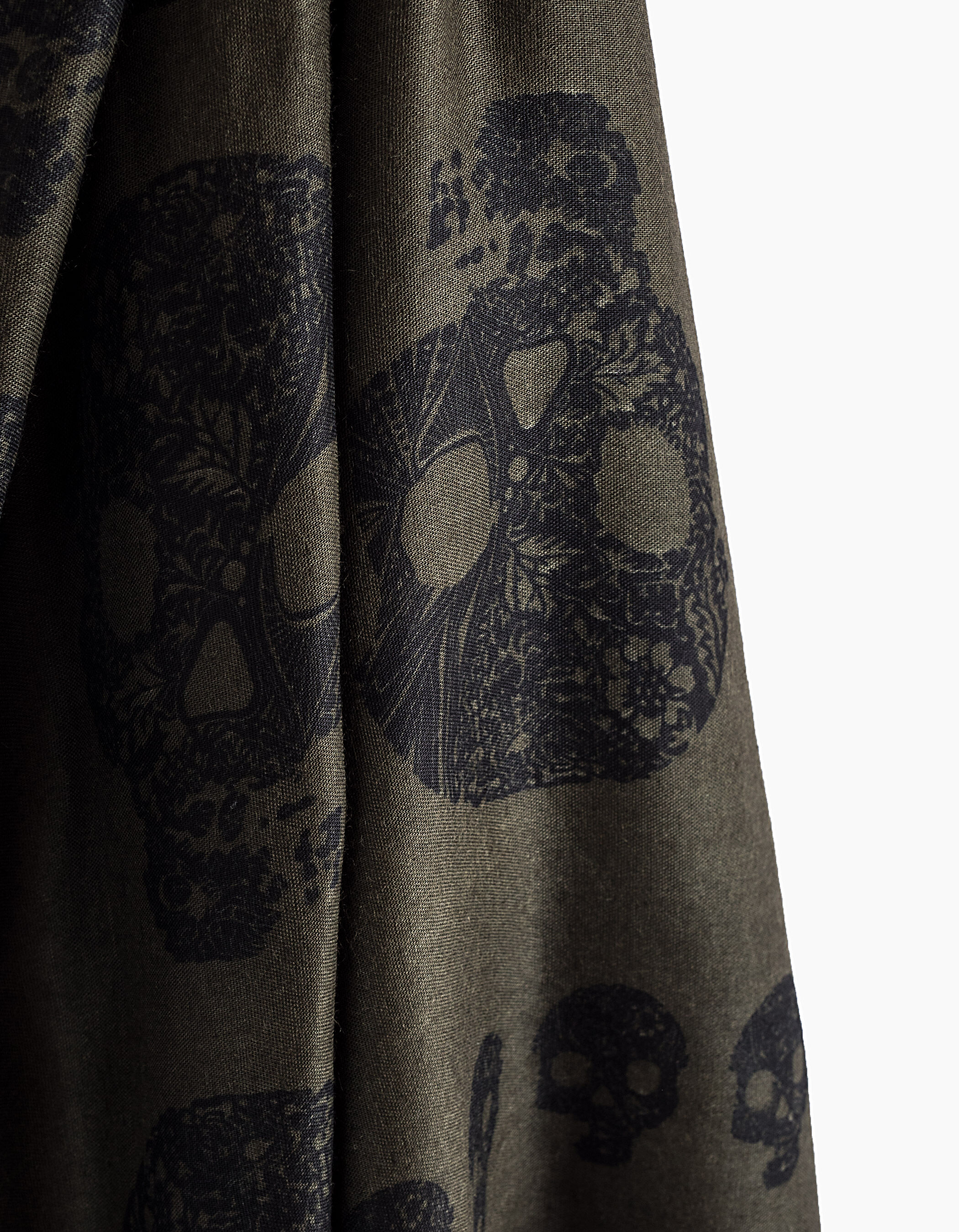 Men's khaki skull print scarf