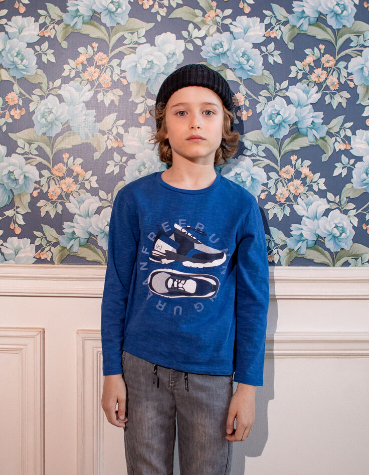 Boys’ bright blue trainers image organic cotton T-shirt-2