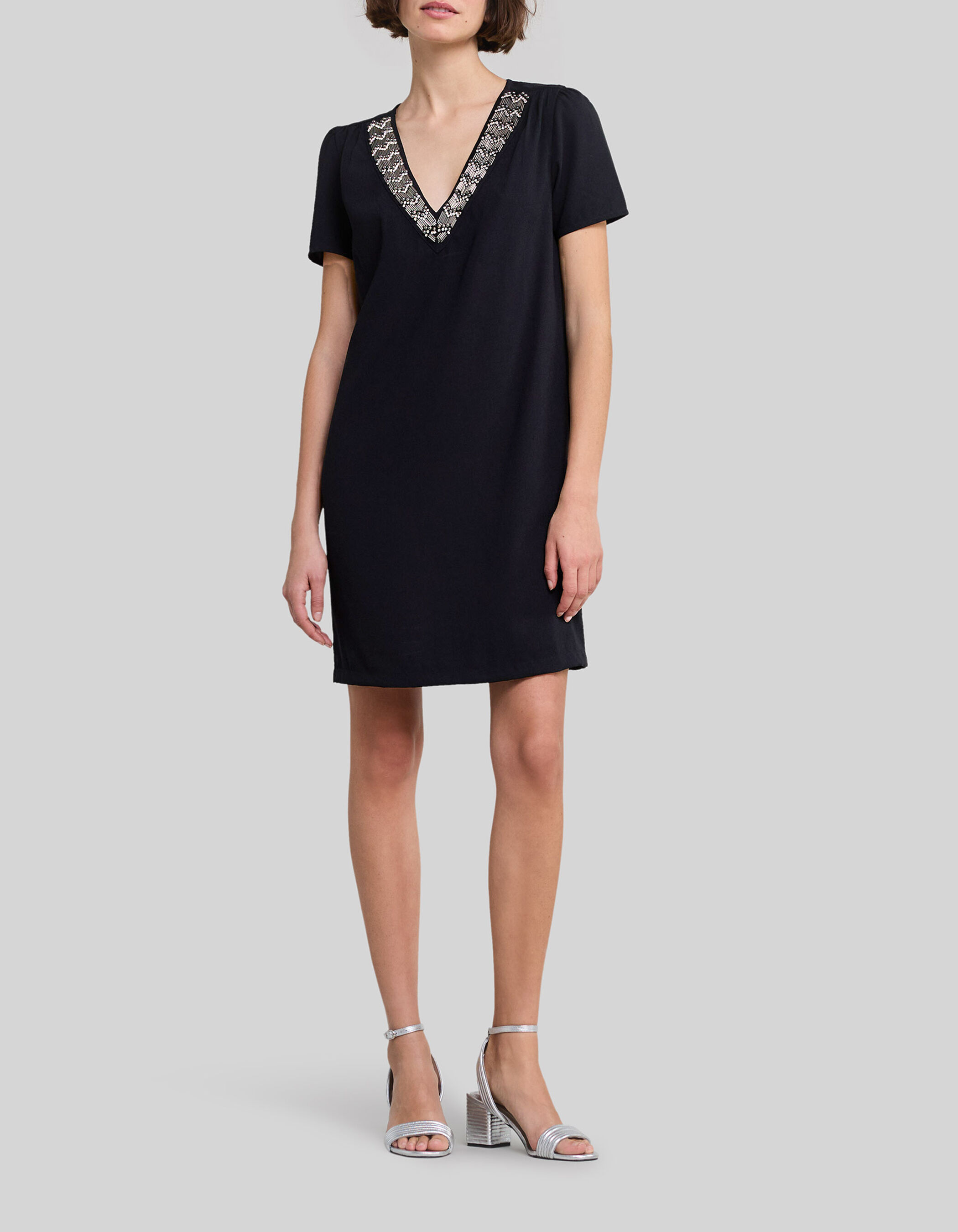 Robe noire recyclee borderies bijoux col Femme IKKS