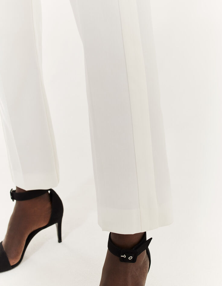 Pantalon tailleur en tencel blanc cassé bande côté femme-4